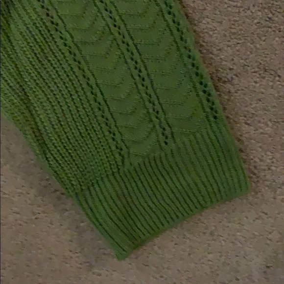 Pretty Green Sweater.  Size 3X.  Oversized. - Picture 4 of 5